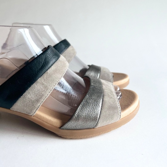 Dansko Grey Black Silver Leather Suede Rubber Outsole Sandals size EUR39, US 8.5 - Picture 15 of 15